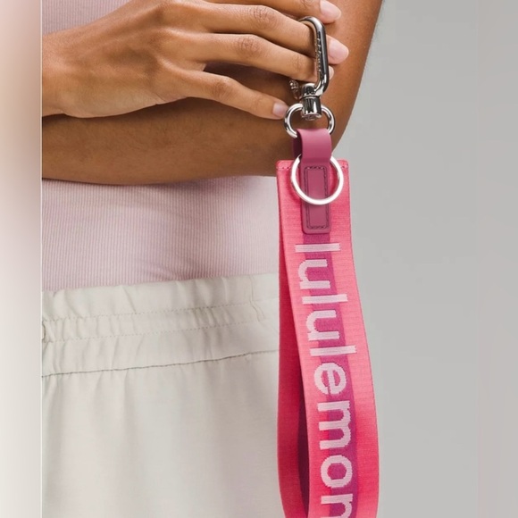 Lululemon New Never Lost Keychain- Sakura Pink/Washed Mauve/White - Picture 4 of 6